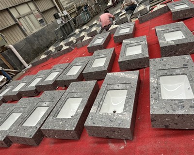 تيرازو فانيتي توب